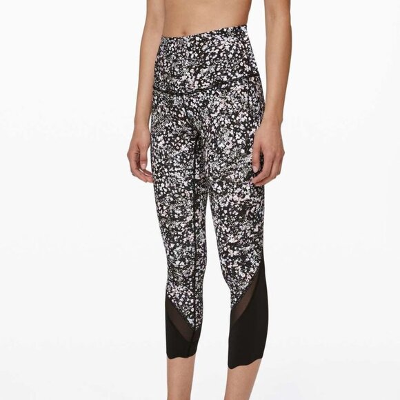 Lululemon Wunder Under Crop II leggings - Sz 4 or 6 - Picture 1 of 9